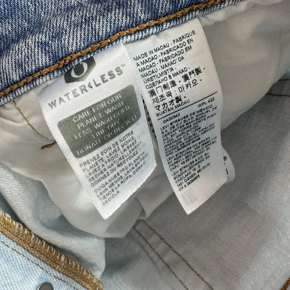 Levi's Women's 501 High Rise Two Tone Denim Jean Shorts Size 30 Button Fly Blue - Picture 9 of 12